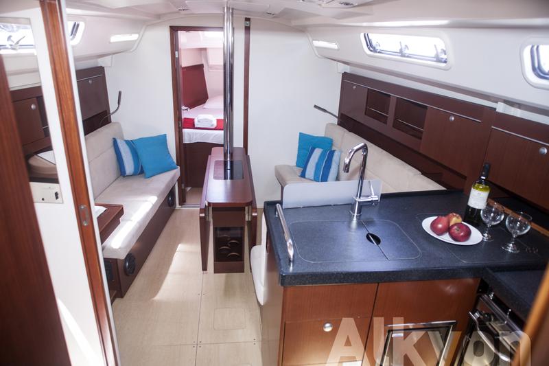 Book yachts online - sailboat - Hanse 345 - Alkion - rent