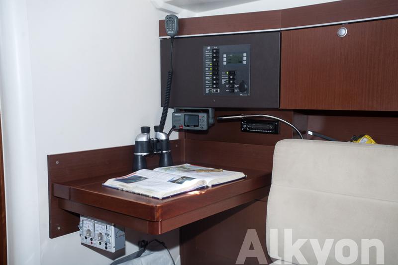Book yachts online - sailboat - Hanse 345 - Alkion - rent