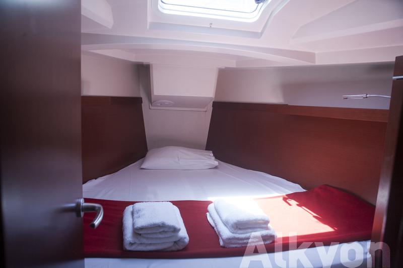 Book yachts online - sailboat - Hanse 345 - Alkion - rent