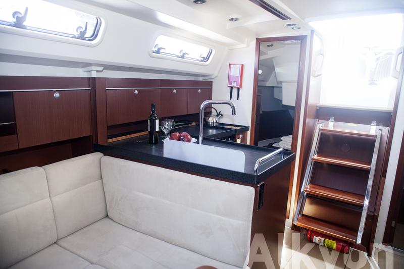 Book yachts online - sailboat - Hanse 345 - Alkion - rent