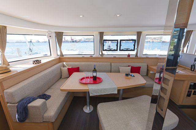 Book yachts online - catamaran - Lagoon 42 A/C &amp; GEN. - EQUILIBRIUM - rent