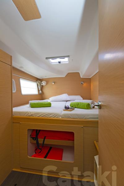 Book yachts online - catamaran - Lagoon 380 S2 - Cataki - rent