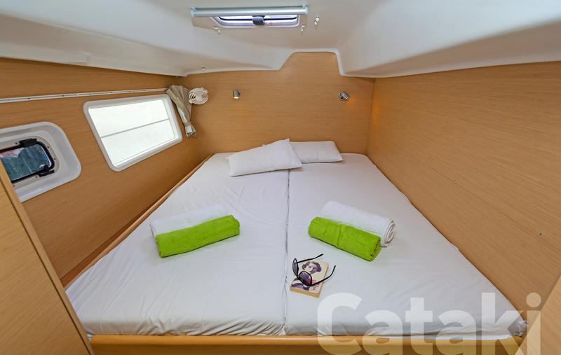 Book yachts online - catamaran - Lagoon 380 S2 - Cataki - rent