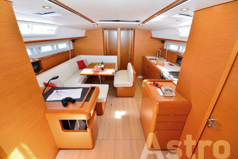 Book yachts online - sailboat - Sun Odyssey 509 - Astro - rent