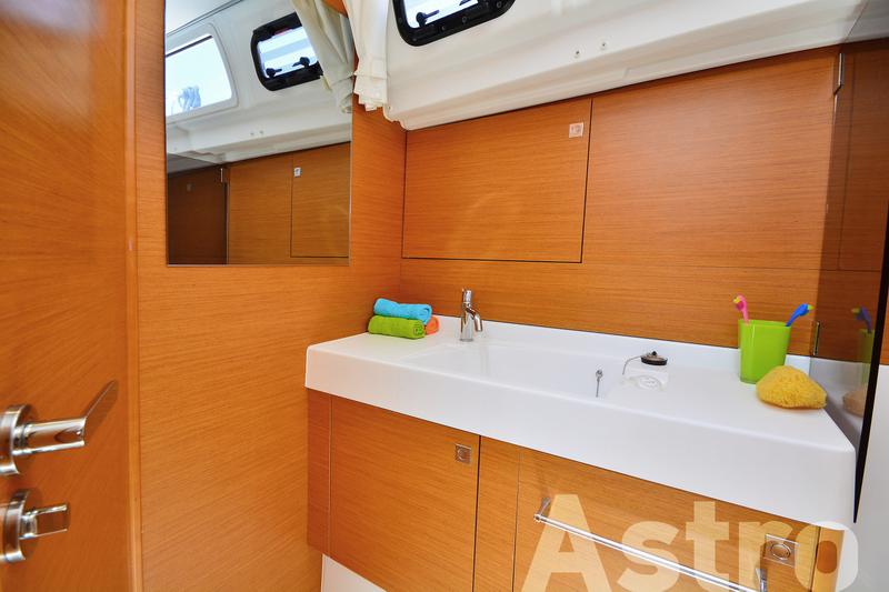 Book yachts online - sailboat - Sun Odyssey 509 - Astro - rent