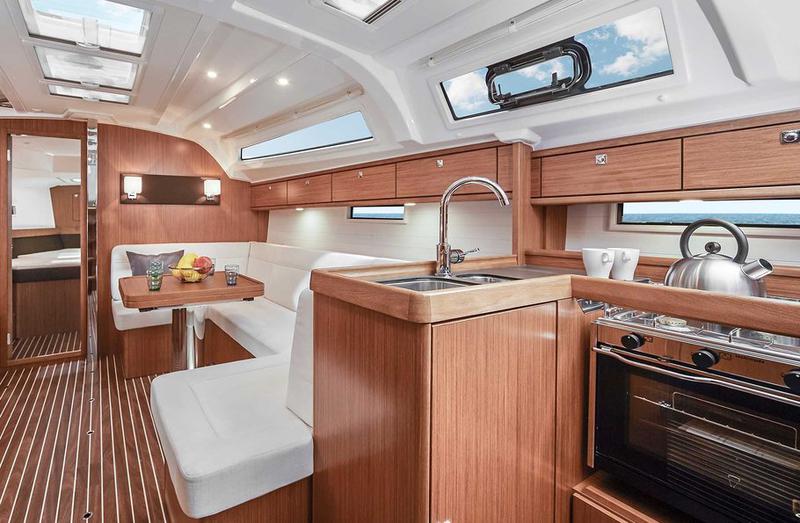 Book yachts online - sailboat - Bavaria Cruiser 41 - FORKYS - rent