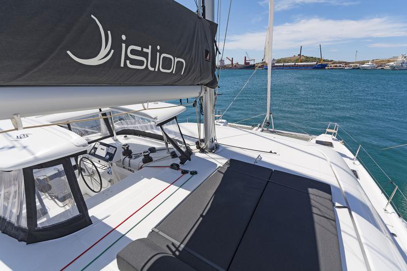Book yachts online - catamaran - Lagoon 42 A/C &amp; GEN &amp; WM - AMICI - rent