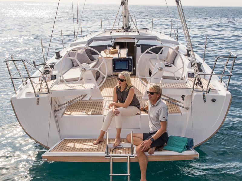 Book yachts online - sailboat - Hanse 418 - AZUR - rent