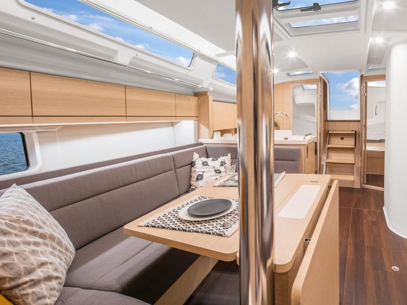 Book yachts online - sailboat - Hanse 418 - AZUR - rent