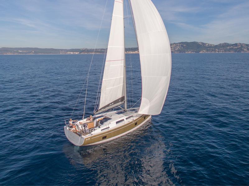 Book yachts online - sailboat - Hanse 418 - AZUR - rent