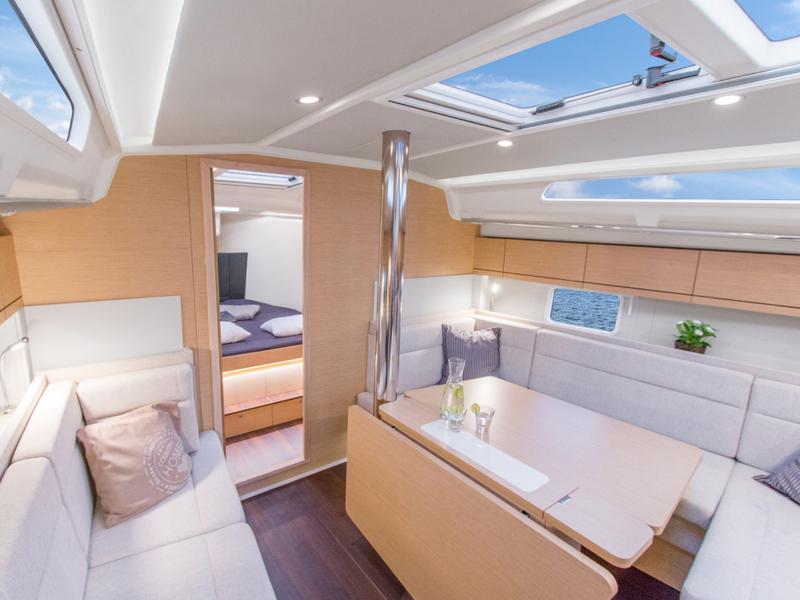 Book yachts online - sailboat - Hanse 418 - AZUR - rent
