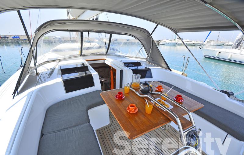Book yachts online - sailboat - Hanse 455 - Serenity - rent
