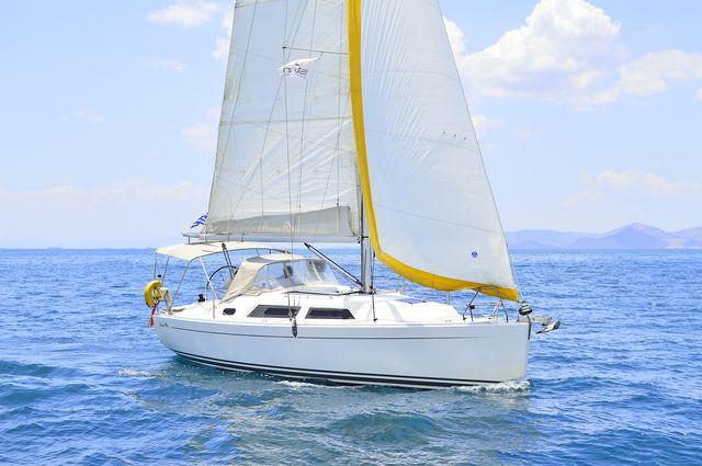 Book yachts online - sailboat - Hanse 325 - Selini - rent