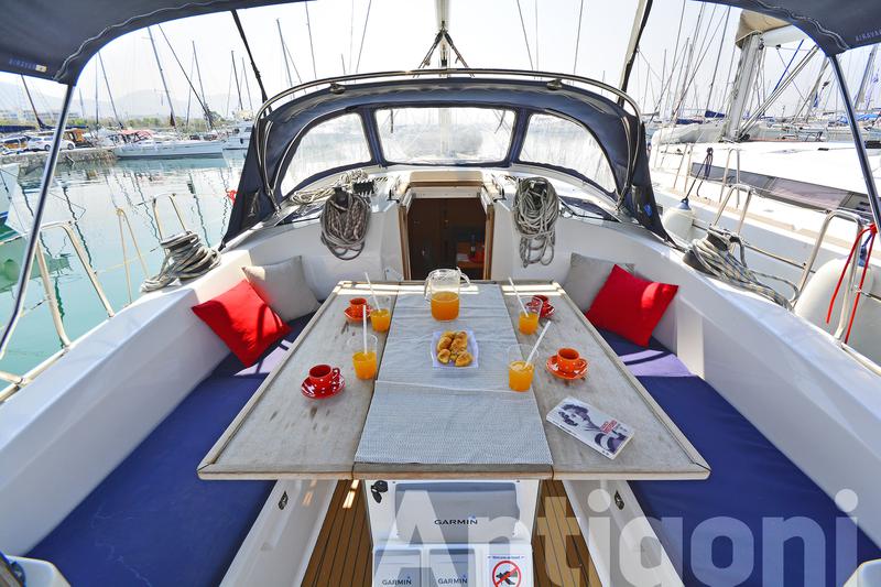 Book yachts online - sailboat - Bavaria Cruiser 40 - Antigoni - rent