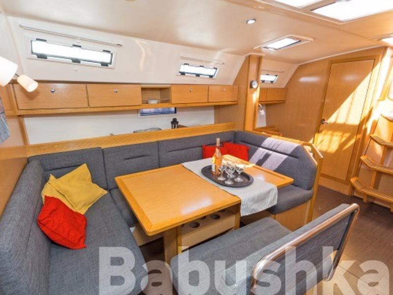 Book yachts online - sailboat - Bavaria Cruiser 40 - Babushka - rent
