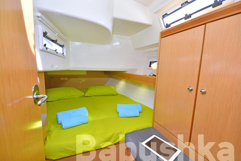 Book yachts online - sailboat - Bavaria Cruiser 40 - Babushka - rent