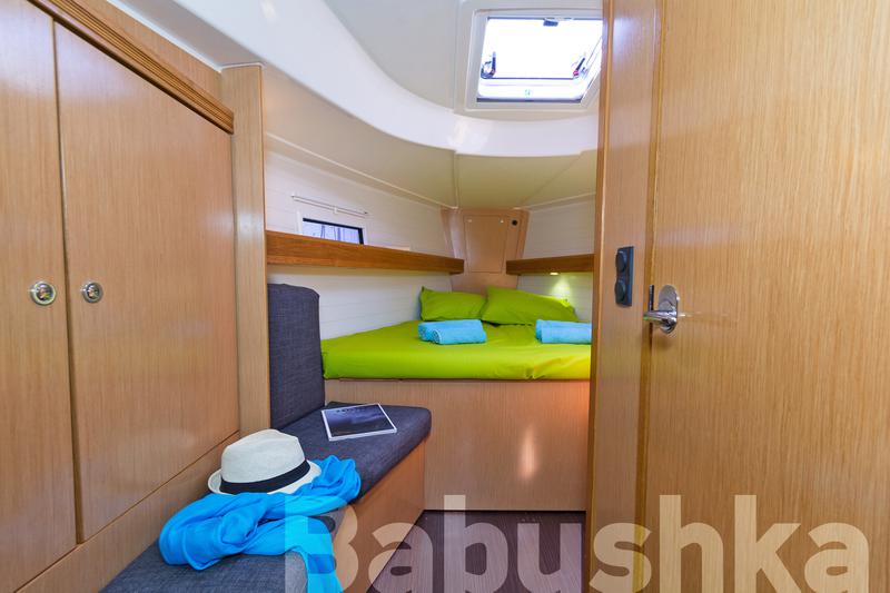 Book yachts online - sailboat - Bavaria Cruiser 40 - Babushka - rent