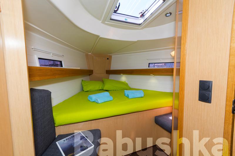Book yachts online - sailboat - Bavaria Cruiser 40 - Babushka - rent