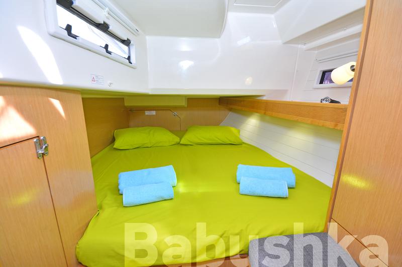Book yachts online - sailboat - Bavaria Cruiser 40 - Babushka - rent
