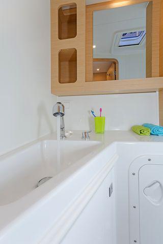 Book yachts online - catamaran - Lagoon 42 A/C &amp; GEN. - ARIA - rent