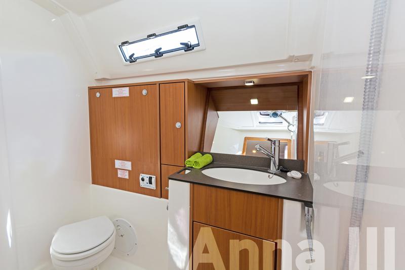 Book yachts online - sailboat - Bavaria Cruiser 40 - Anna III - rent