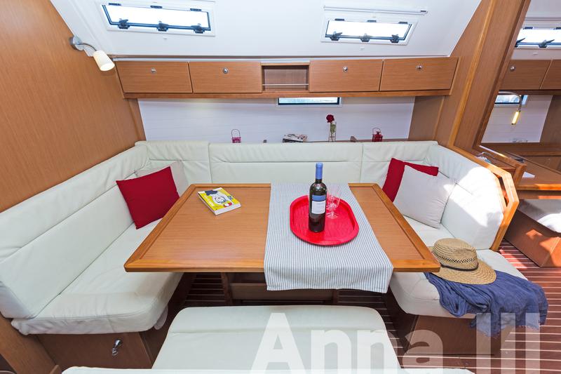 Book yachts online - sailboat - Bavaria Cruiser 40 - Anna III - rent