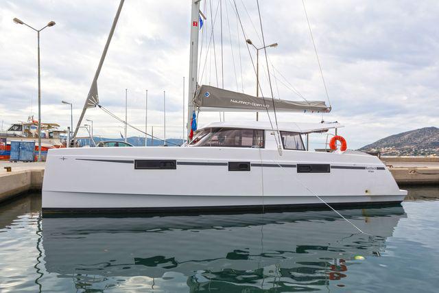Book yachts online - catamaran - Nautitech Open 40 - MOONLIGHT  - rent