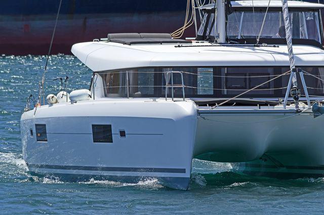 Book yachts online - catamaran - Lagoon 42 A/C &amp; GEN - FULL MOON - rent