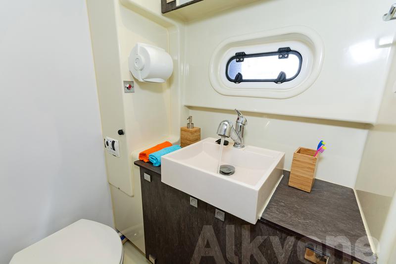 Book yachts online - catamaran - Bali 4.0 - Alkyone - rent
