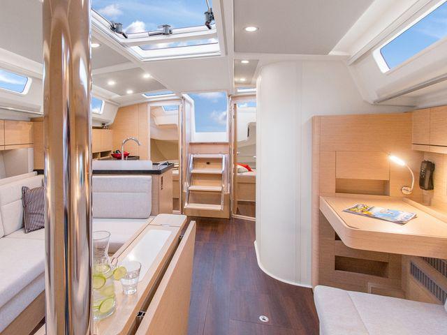 Book yachts online - sailboat - Hanse 418 - LEGATO - rent