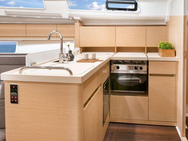 Book yachts online - sailboat - Hanse 418 - LEGATO - rent