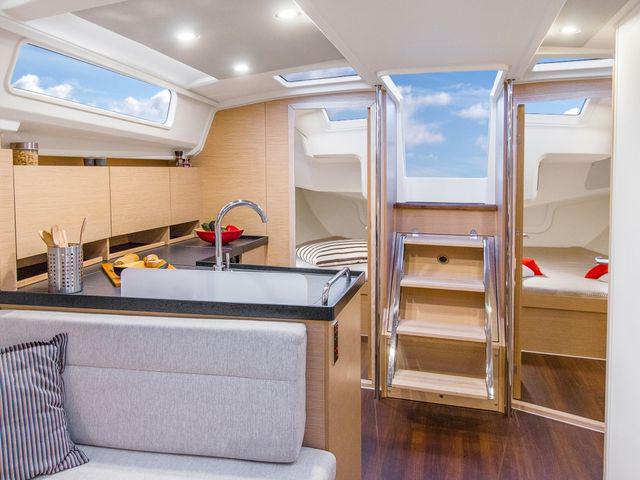 Book yachts online - sailboat - Hanse 418 - LEGATO - rent