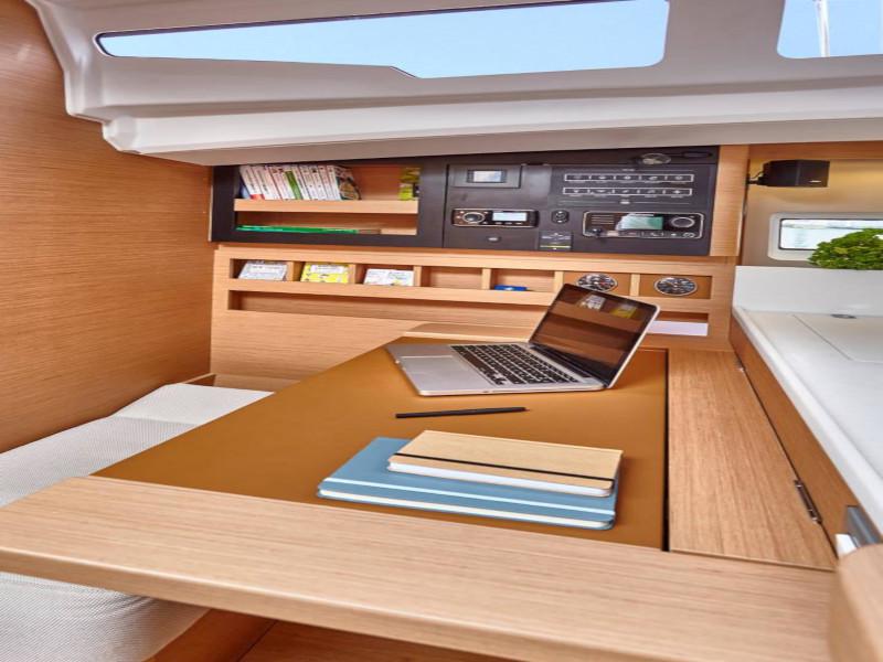 Book yachts online - sailboat - Sun Odyssey 440 - TOLINHO - rent