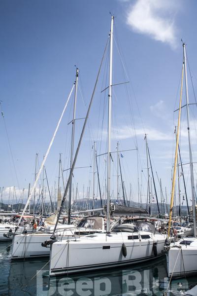 Book yachts online - sailboat - Hanse 415 - Deep Blue - rent