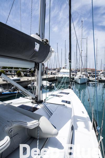 Book yachts online - sailboat - Hanse 415 - Deep Blue - rent