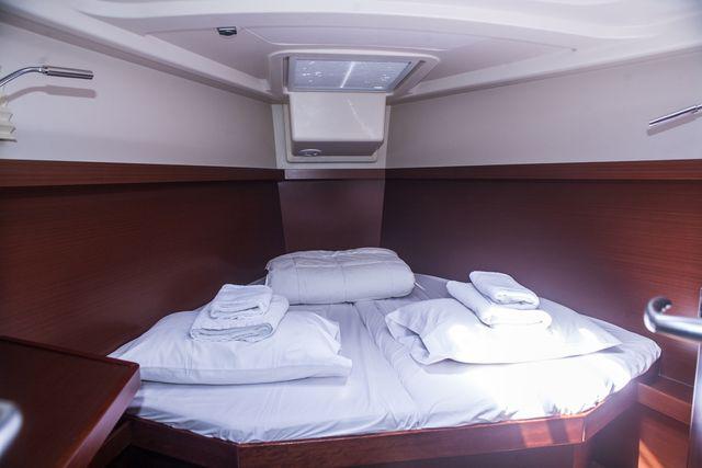 Book yachts online - sailboat - Hanse 415 - KURO SIWO - rent
