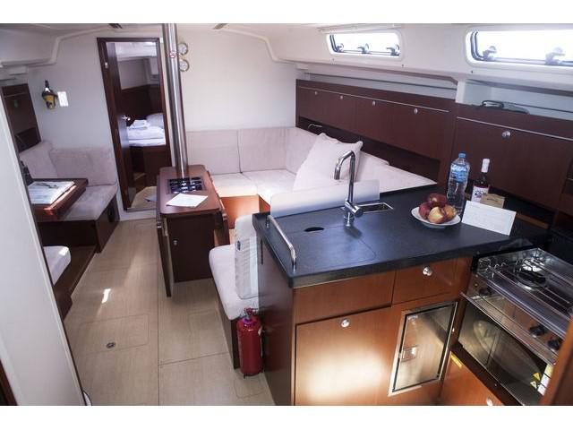 Book yachts online - sailboat - Hanse 415 - KURO SIWO - rent