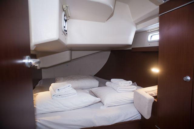Book yachts online - sailboat - Hanse 415 - KURO SIWO - rent