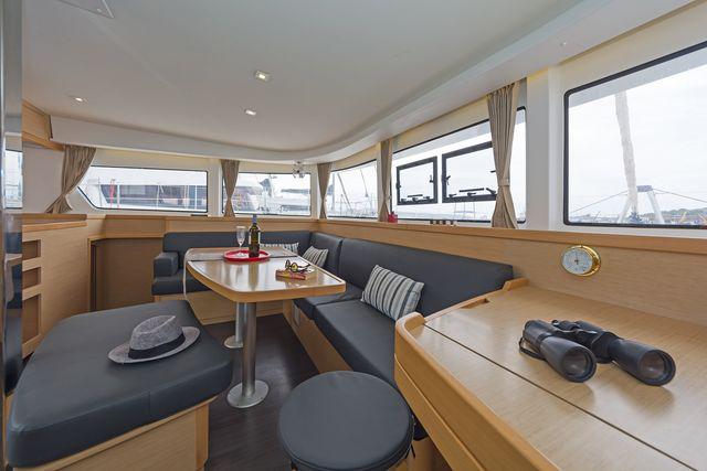 Book yachts online - catamaran - Lagoon 42 A/C &amp; GEN. - BREEZE - rent