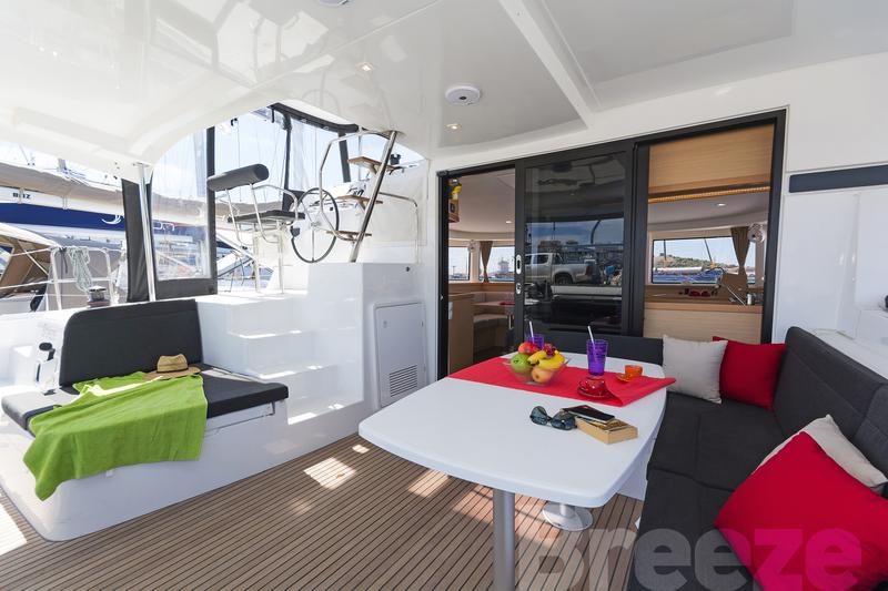 Book yachts online - catamaran - Lagoon 42 A/C &amp; GEN. - BREEZE - rent
