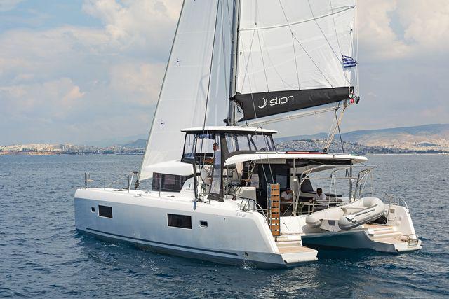 Book yachts online - catamaran - Lagoon 42 A/C &amp; GEN. - BREEZE - rent