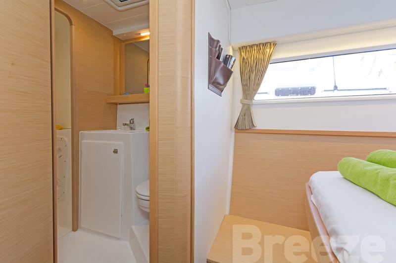 Book yachts online - catamaran - Lagoon 42 A/C &amp; GEN. - BREEZE - rent