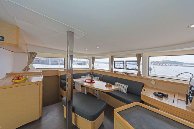Book yachts online - catamaran - Lagoon 42 A/C &amp; GEN. - BREEZE - rent
