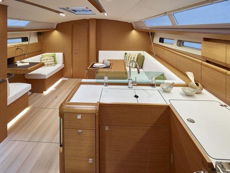 Book yachts online - sailboat - Sun Odyssey 519 A/C &amp; GEN - Eva (ONLY SKIPPERED) - rent