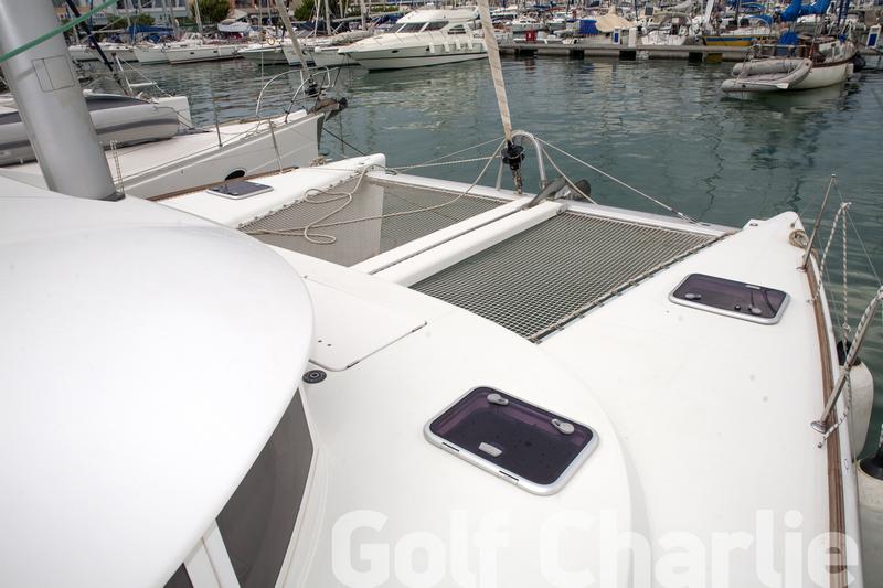Book yachts online - catamaran - Lagoon 380 - Golf Charlie - rent
