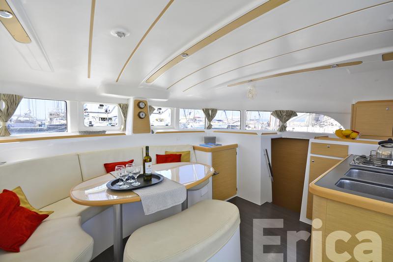 Book yachts online - catamaran - Lagoon 380 S2 - Erica - rent