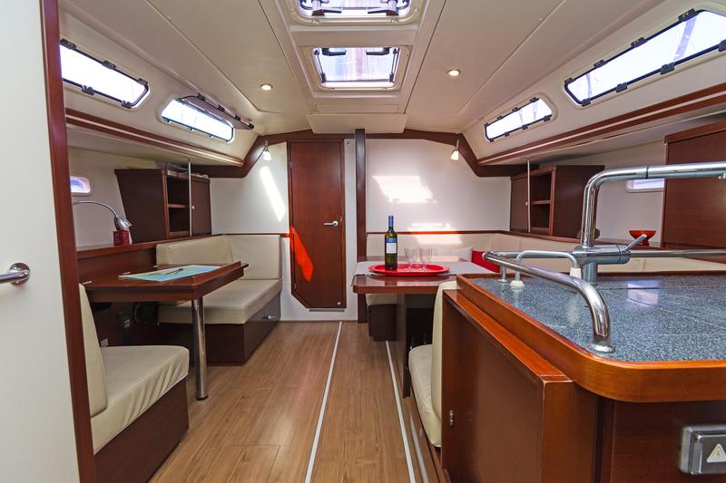 Book yachts online - sailboat - Hanse 430 - Panta Rhei - rent