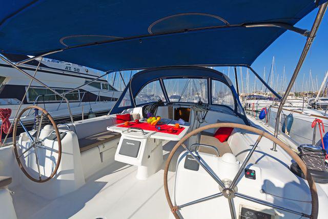 Book yachts online - sailboat - Cyclades 50.5 - Lady Kiki II - rent