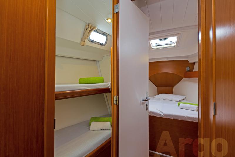 Book yachts online - sailboat - Cyclades 43.4 - Argo - rent