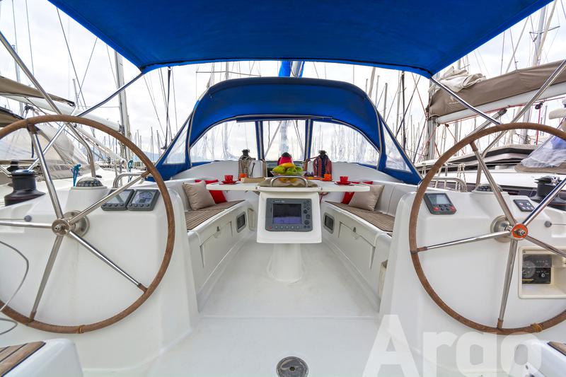 Book yachts online - sailboat - Cyclades 43.4 - Argo - rent